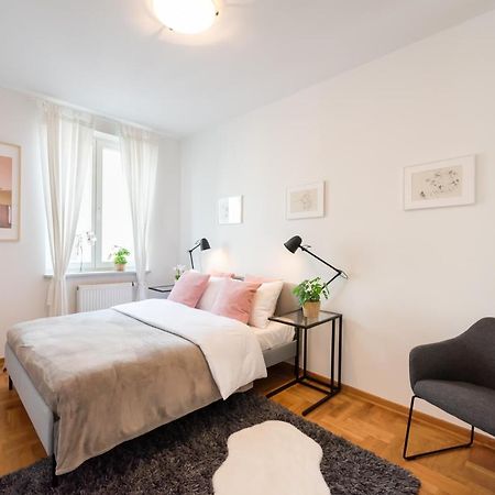 New Town Spacious Apartment Warsaw Exterior photo