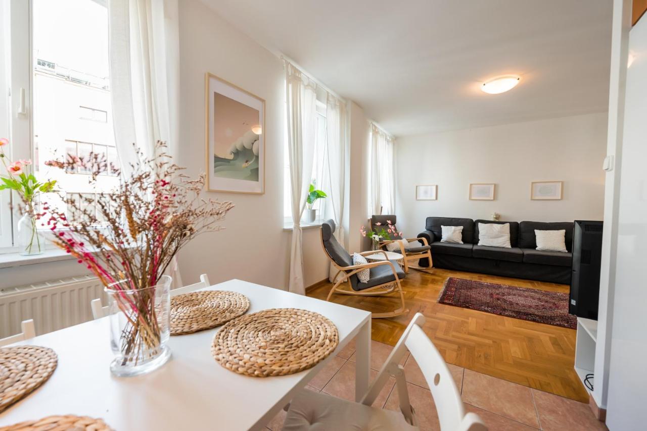 New Town Spacious Apartment Warsaw Exterior photo