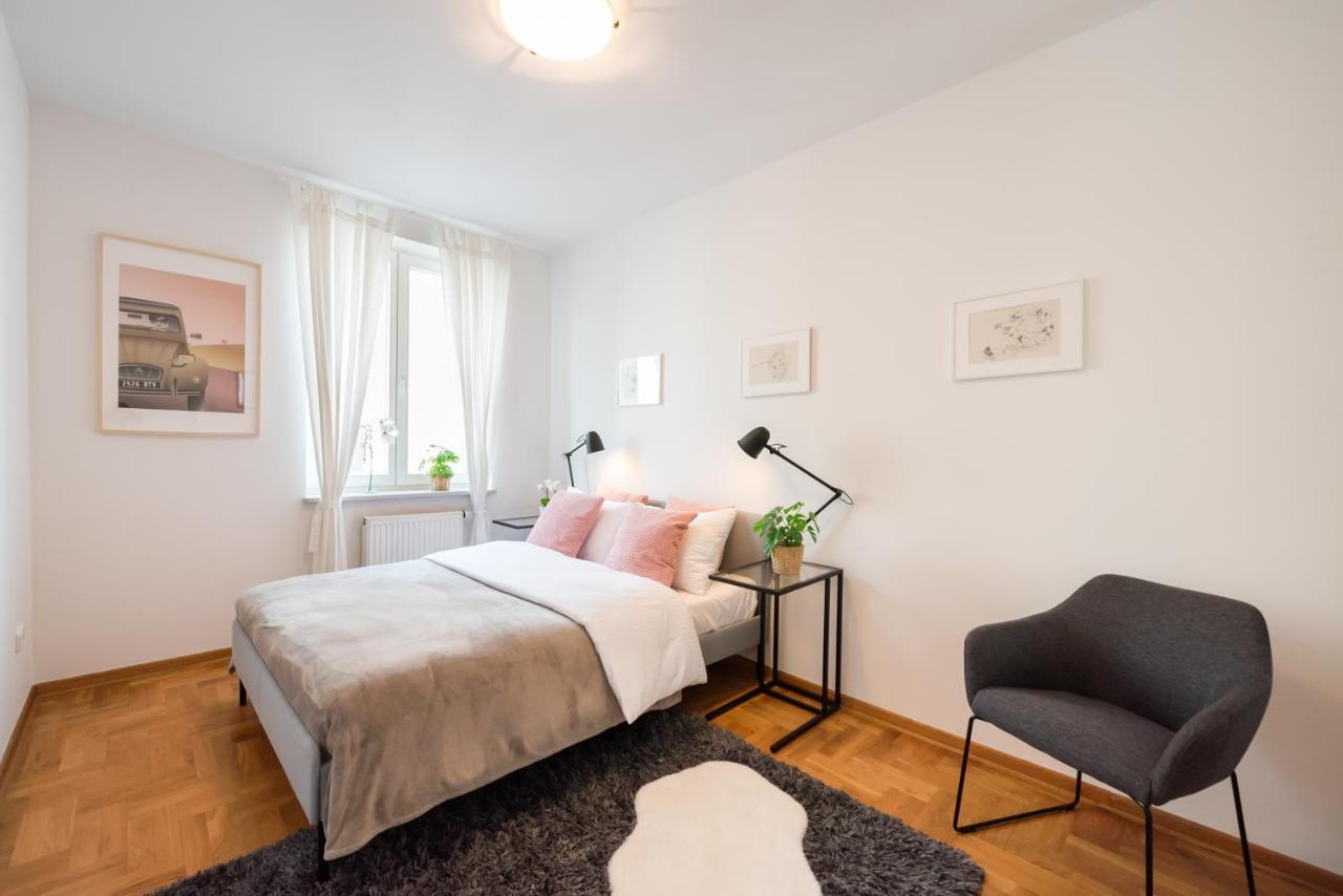 New Town Spacious Apartment Warsaw Exterior photo